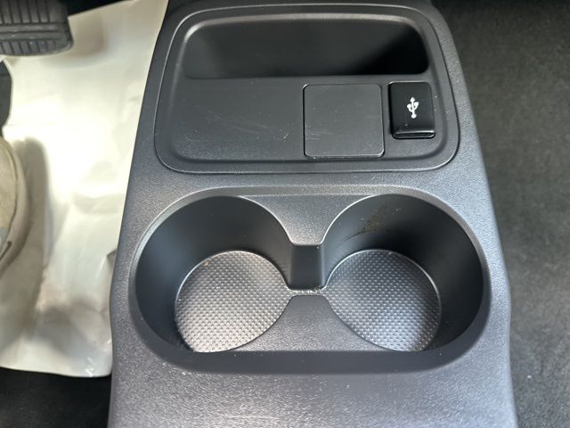 Vehicle image 19 of 33