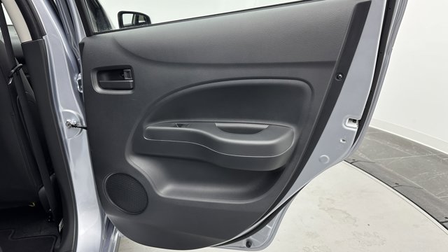 Vehicle image 28 of 32