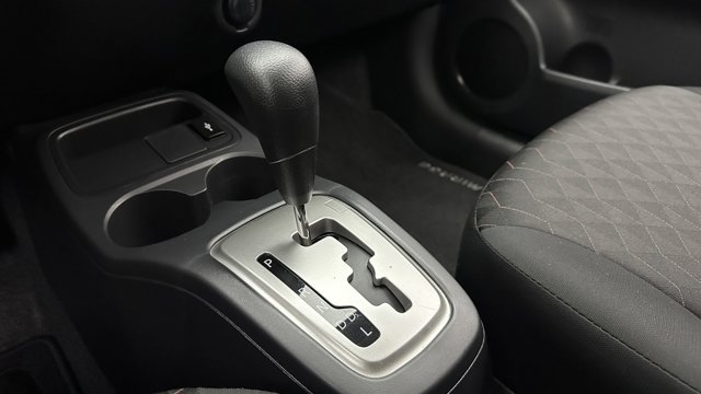 Vehicle image 13 of 32