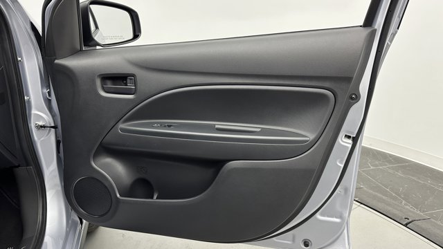 Vehicle image 31 of 32