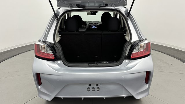Vehicle image 27 of 32