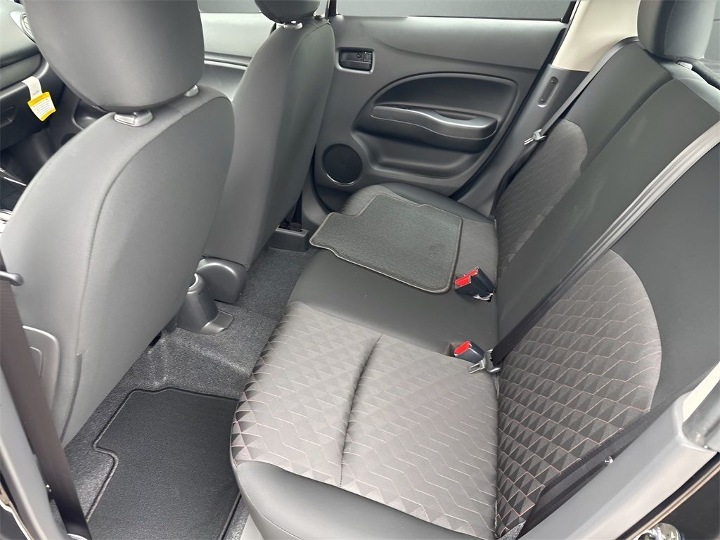 Vehicle image 10 of 32