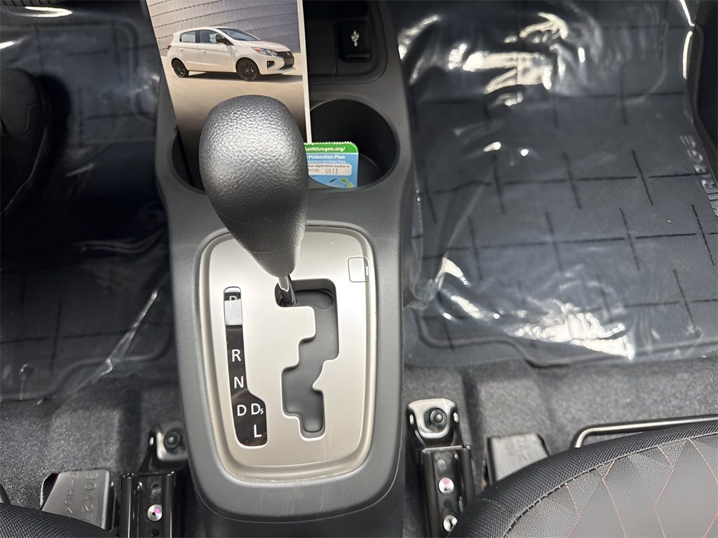 Vehicle image 17 of 32