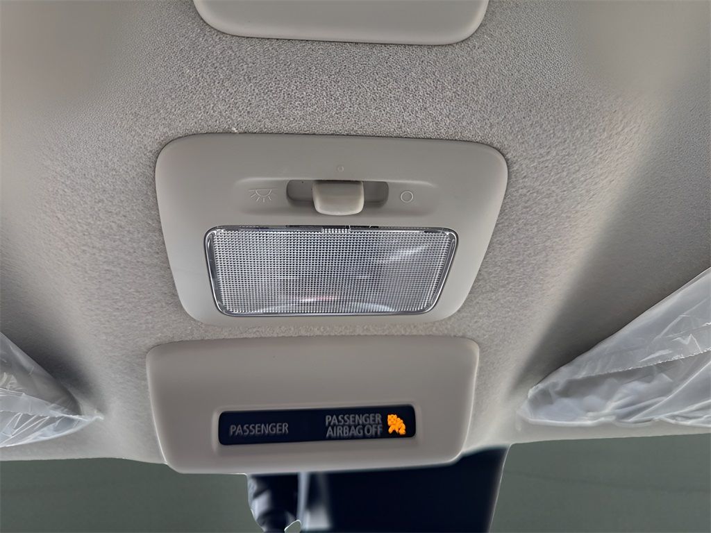 Vehicle image 28 of 32