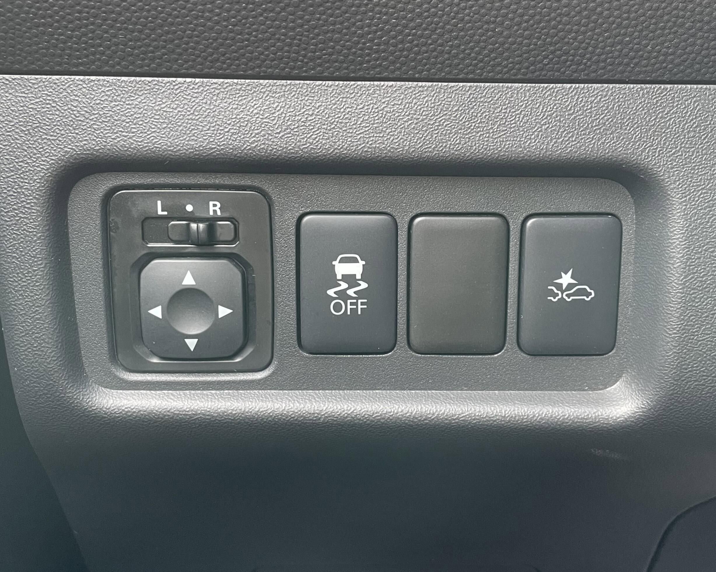 Vehicle image 8 of 18