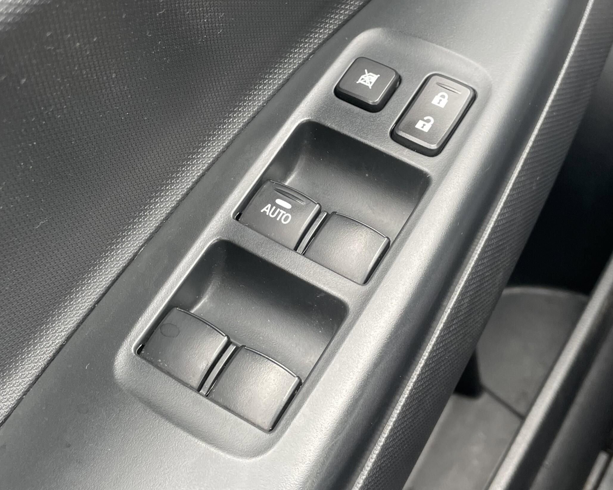 Vehicle image 7 of 18