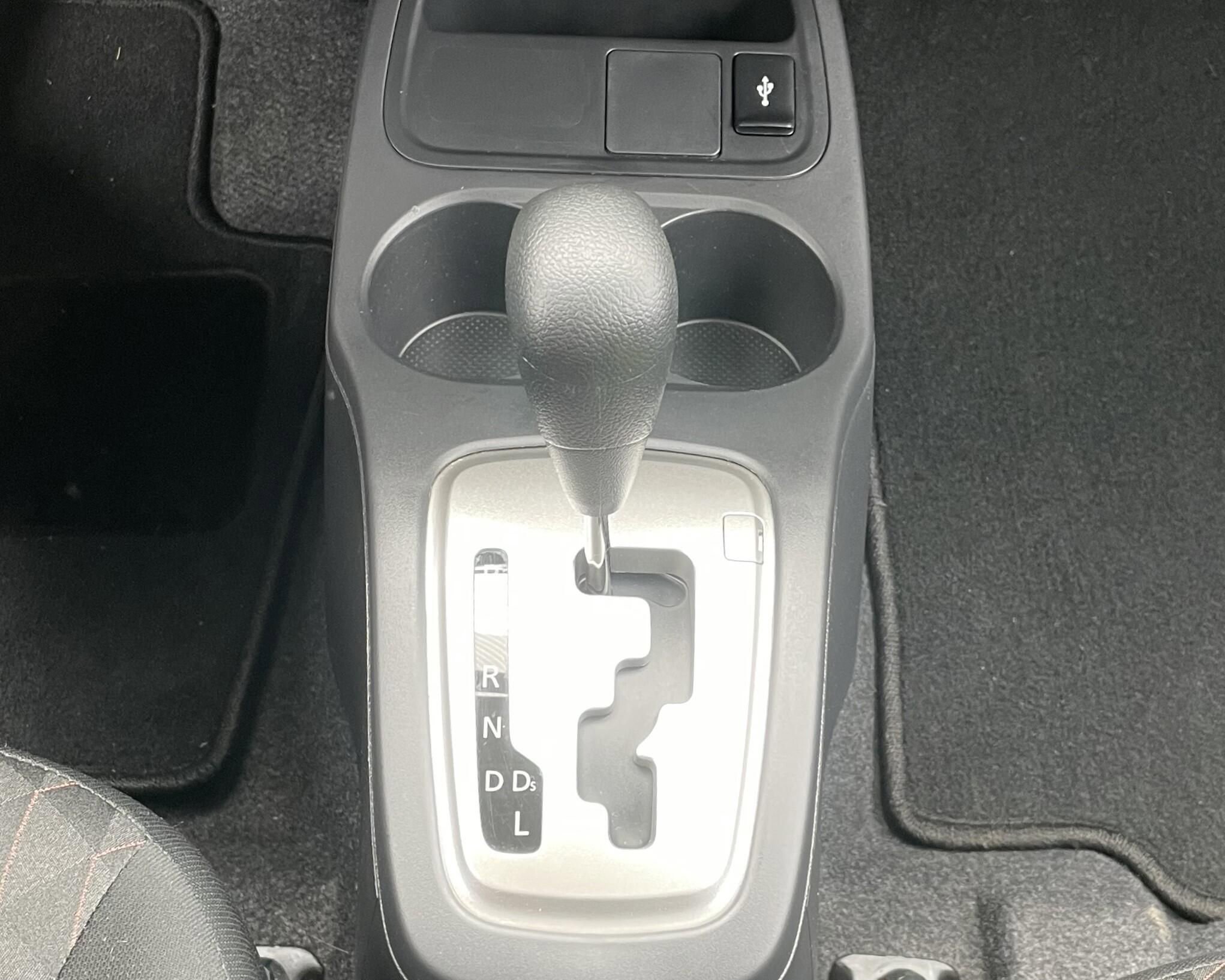 Vehicle image 15 of 18