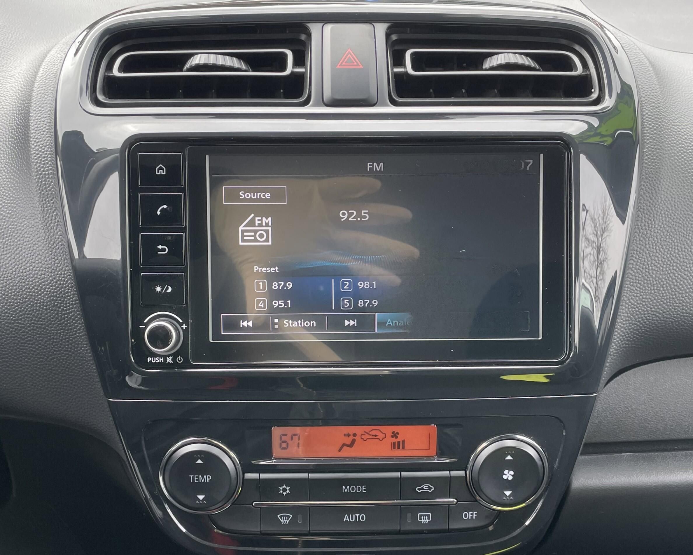 Vehicle image 14 of 18