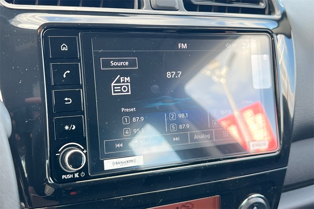 Vehicle image 17 of 27
