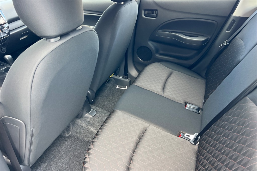 Vehicle image 11 of 27