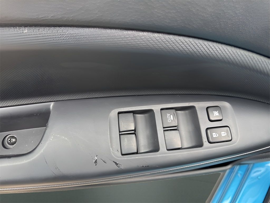 Vehicle image 17 of 29