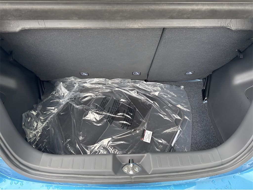 Vehicle image 8 of 29