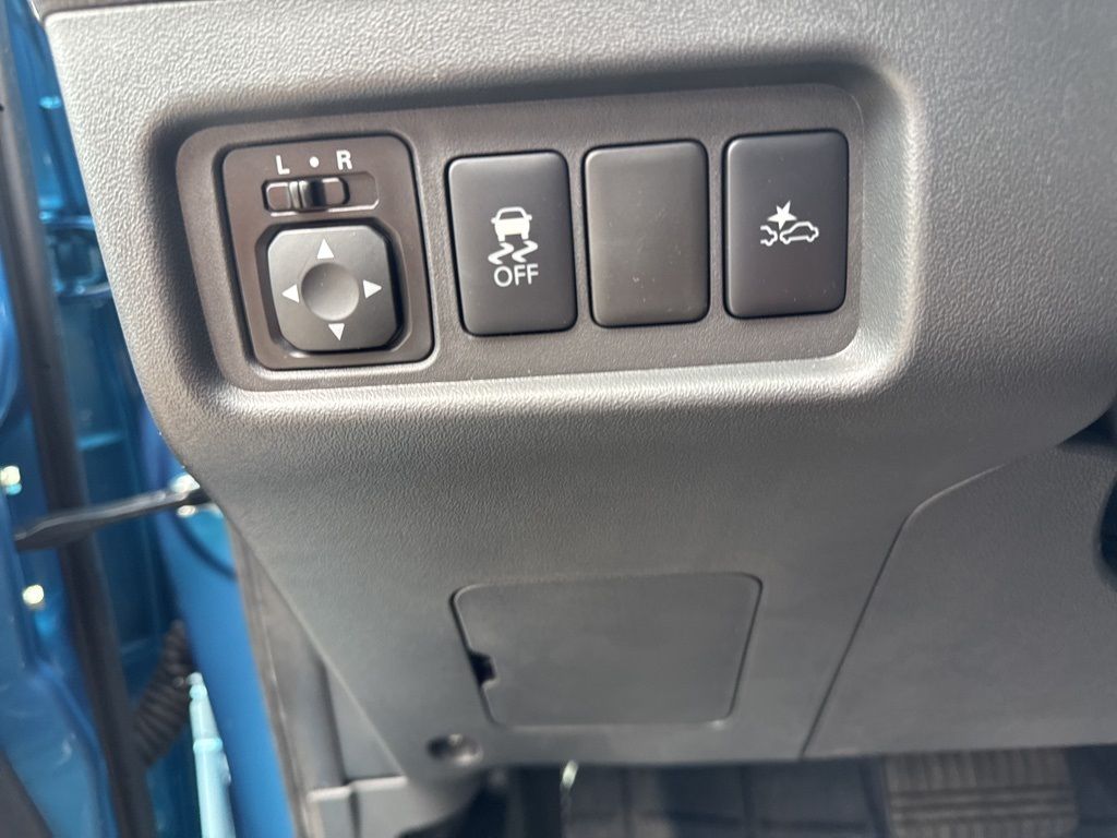 Vehicle image 22 of 29