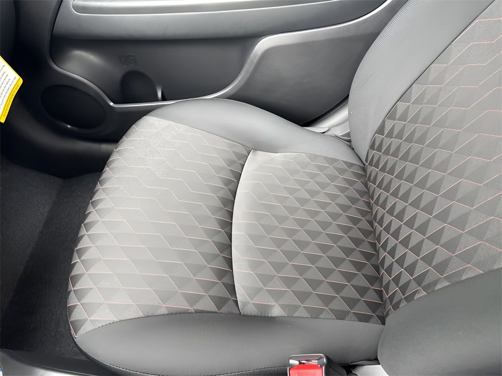 Vehicle image 21 of 29