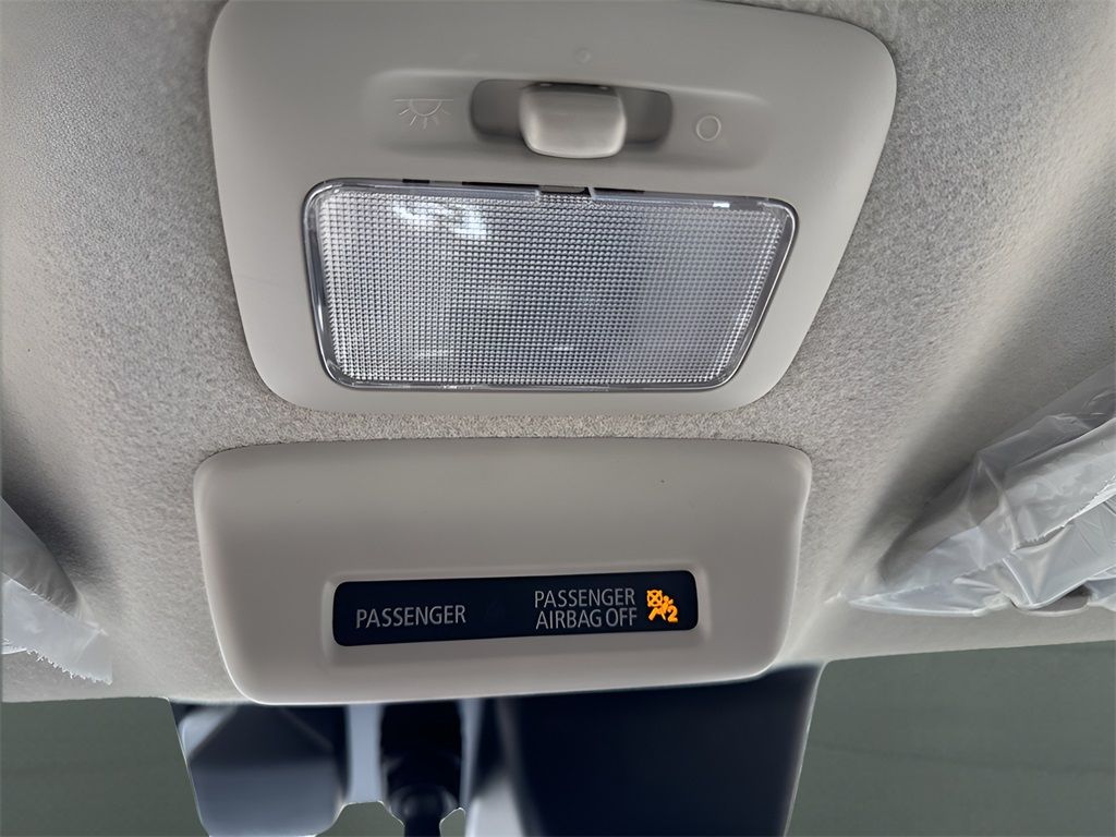 Vehicle image 27 of 29