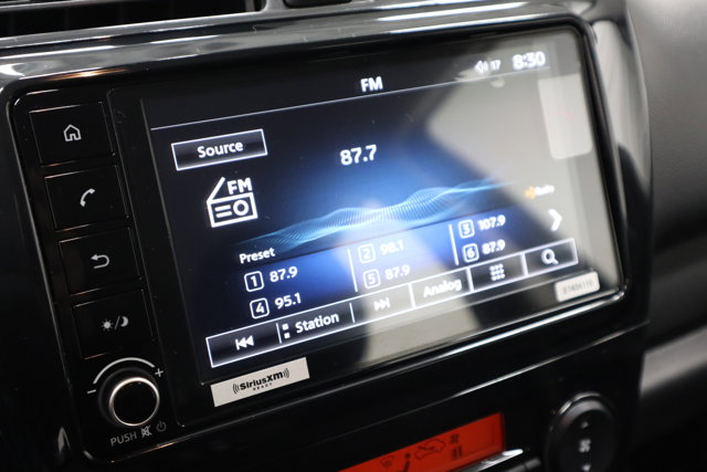 Vehicle image 21 of 28