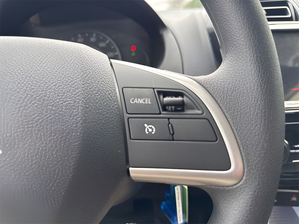Vehicle image 25 of 27
