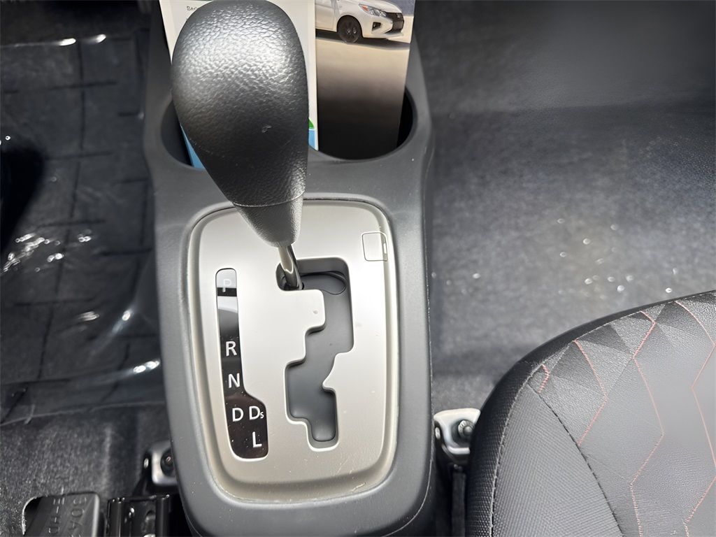 Vehicle image 23 of 27