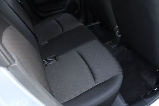 Vehicle image 27 of 43