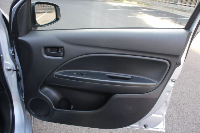 Vehicle image 31 of 43