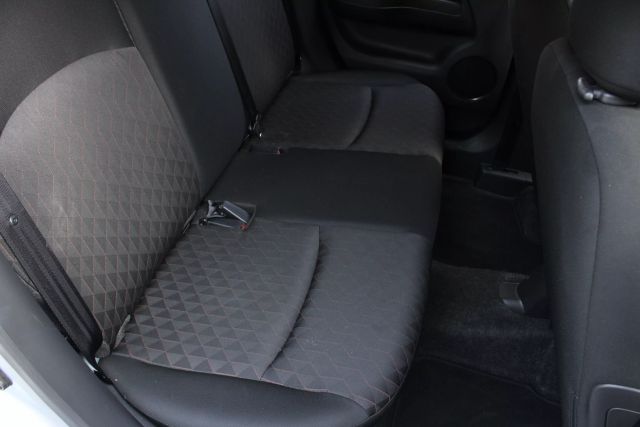 Vehicle image 29 of 43
