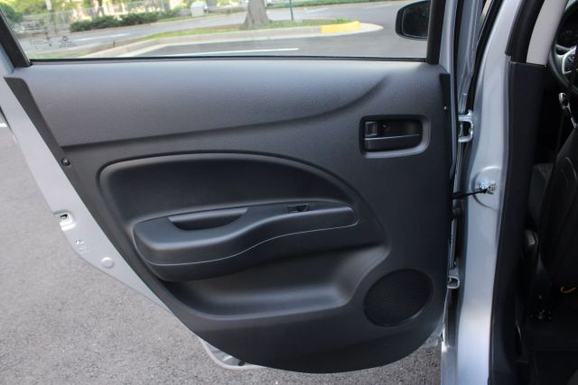 Vehicle image 17 of 43