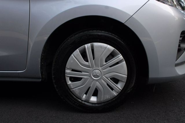 Vehicle image 7 of 43
