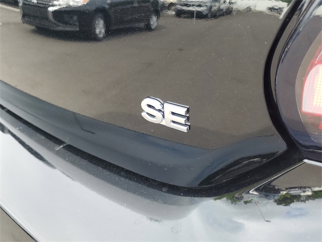 Vehicle image 8 of 37