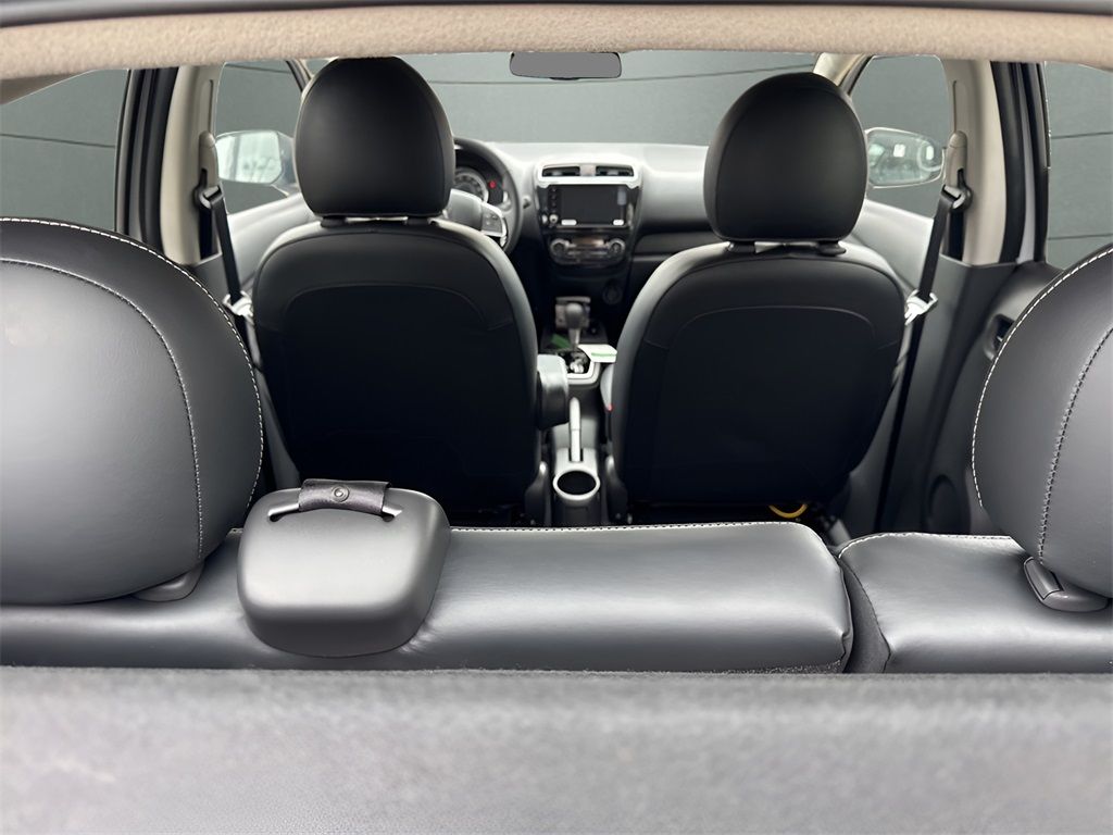 Vehicle image 15 of 28