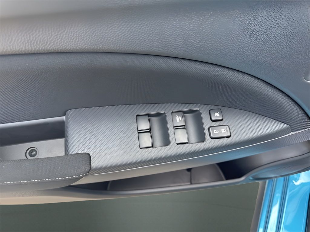 Vehicle image 16 of 26
