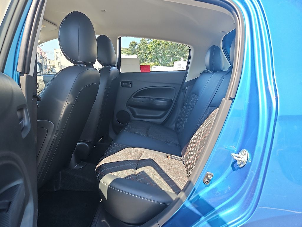 Vehicle image 6 of 18