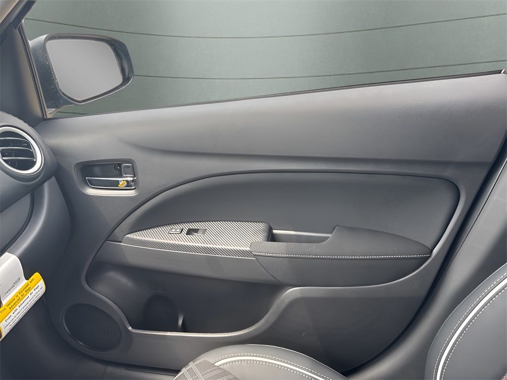 Vehicle image 17 of 26