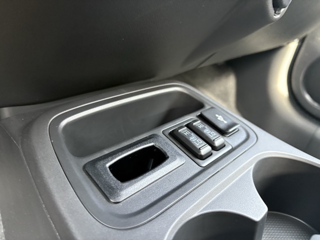 Vehicle image 23 of 27