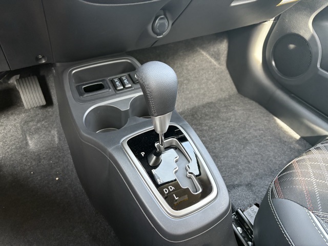Vehicle image 24 of 27