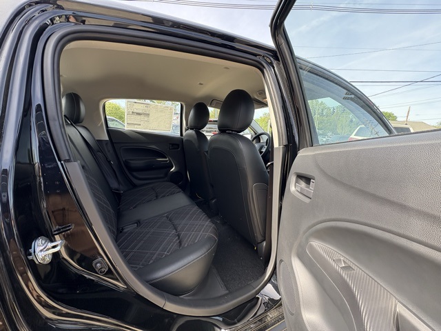 Vehicle image 11 of 27