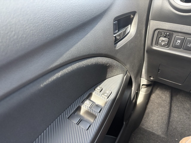 Vehicle image 19 of 27