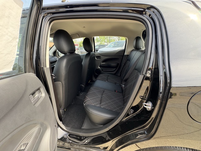 Vehicle image 14 of 27
