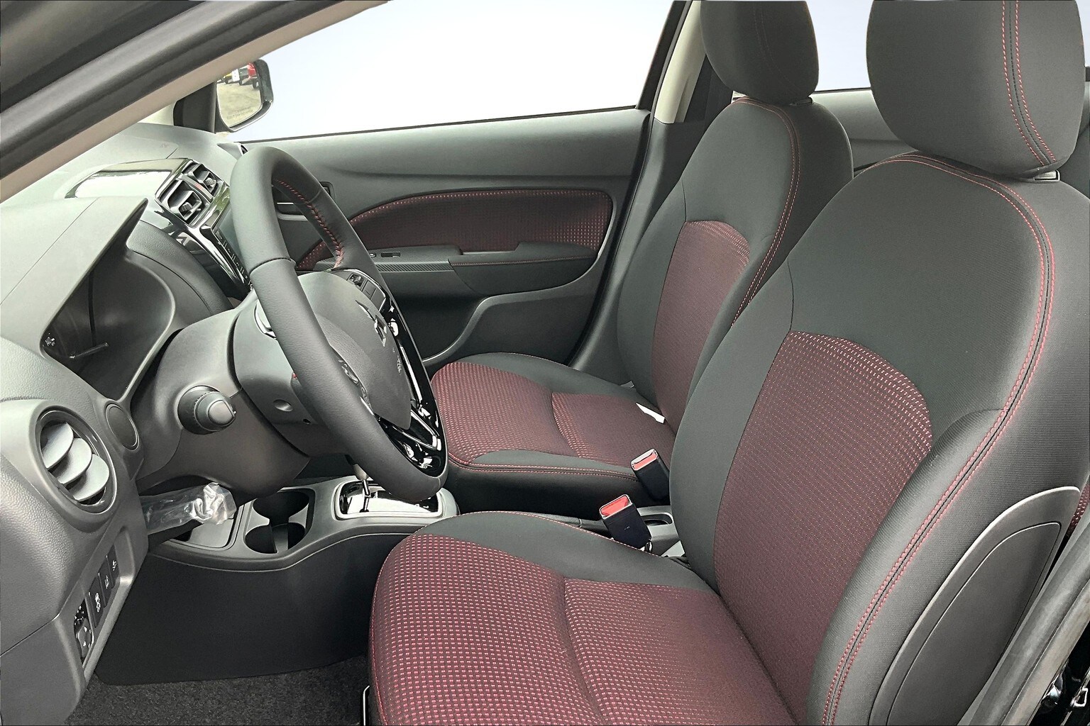 Vehicle image 8 of 14
