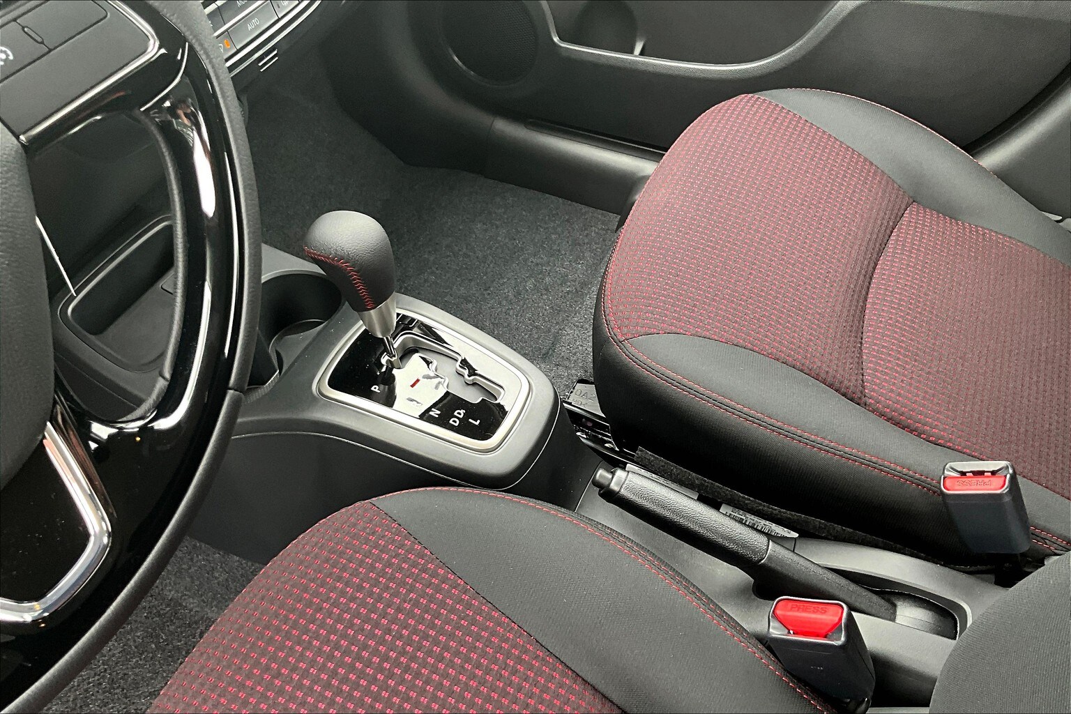 Vehicle image 11 of 14