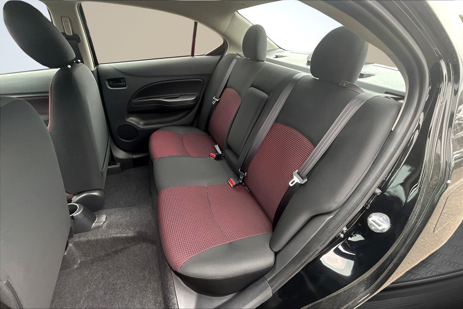Vehicle image 7 of 14