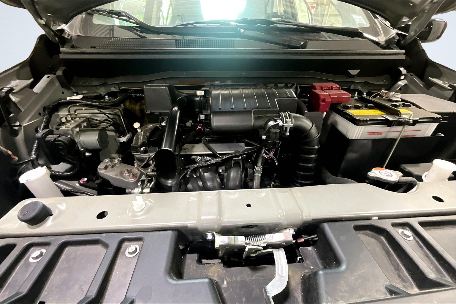 Vehicle image 4 of 14