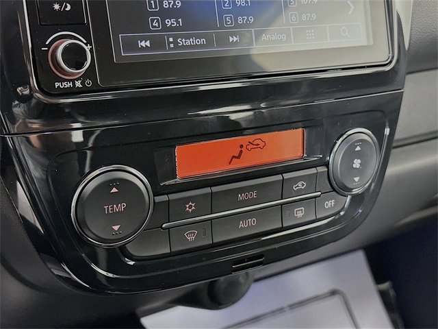 Vehicle image 20 of 27