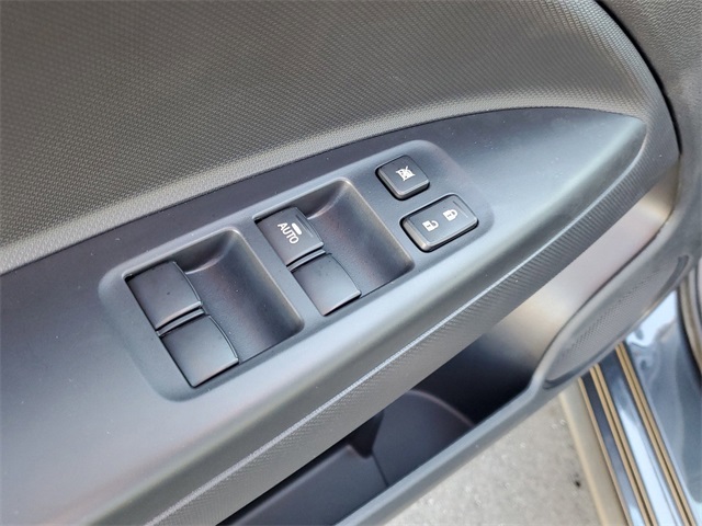 Vehicle image 17 of 30