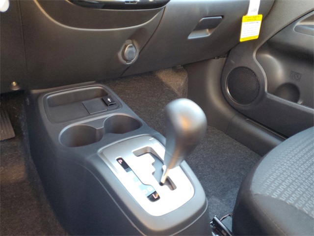 Vehicle image 26 of 30