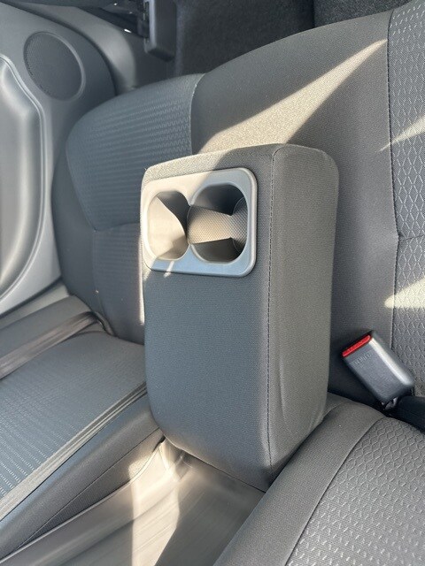 Vehicle image 17 of 32