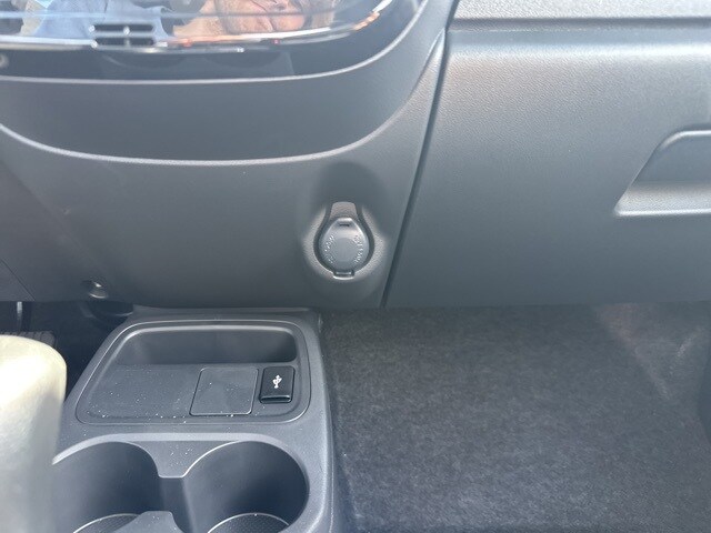 Vehicle image 26 of 32