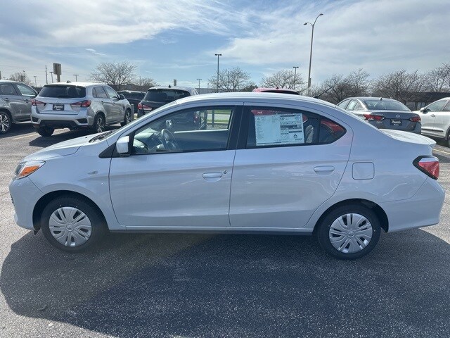 Vehicle image 9 of 32