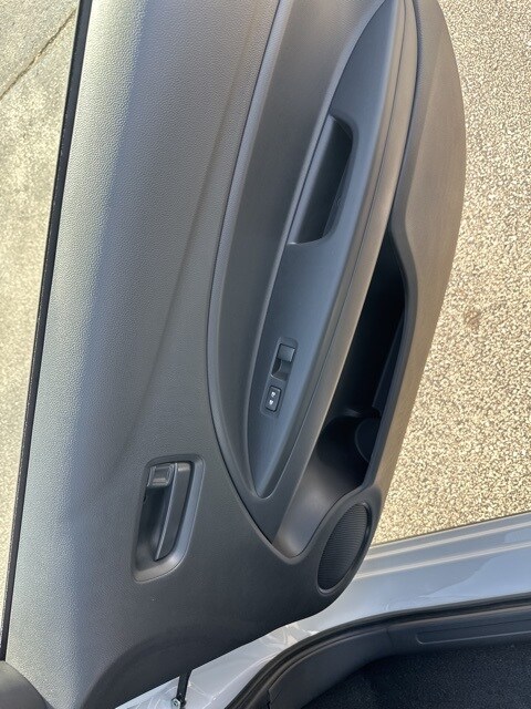 Vehicle image 11 of 32