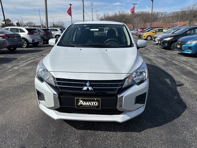 Vehicle image 3 of 32
