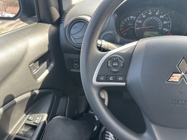 Vehicle image 28 of 32